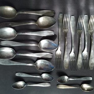 Set silverplated flatware silverware 6 table spoons, 6 forks 4 tea spoons
